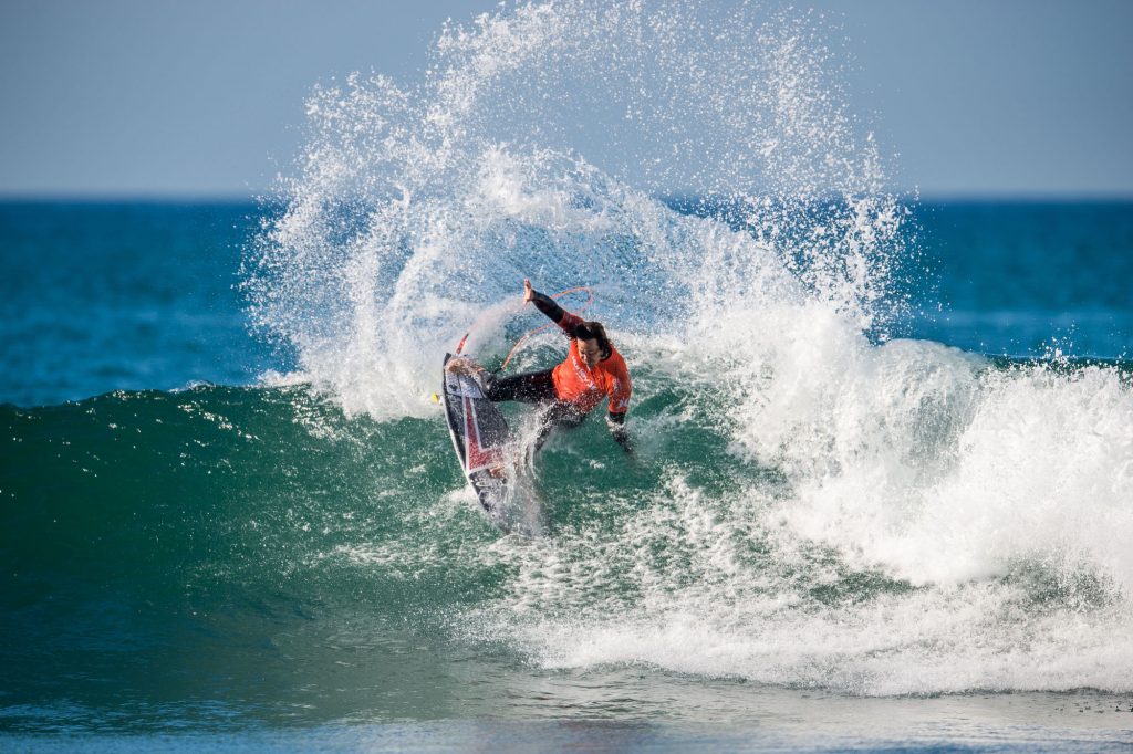 jordy-smith-60-x-19-18-x-2-12-epsbunny-chow-photo-by-ryan-miller2