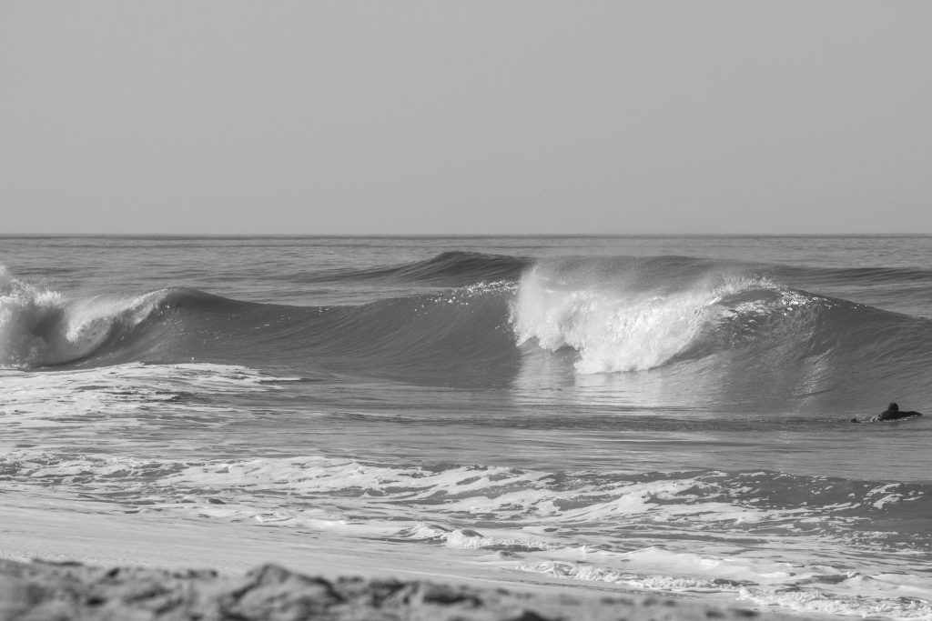 broll-waves-bw