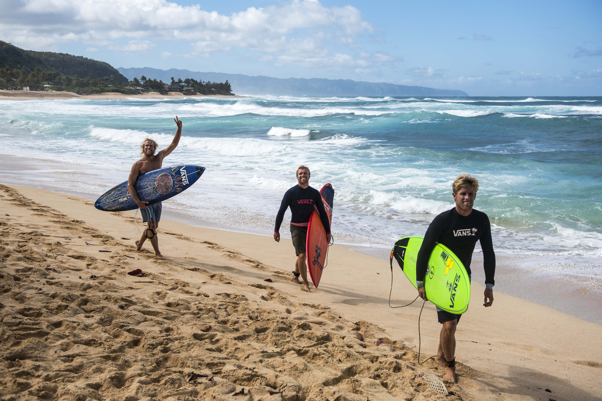 ...view of sunset beach on oahu's north shore known for big wave surfi...